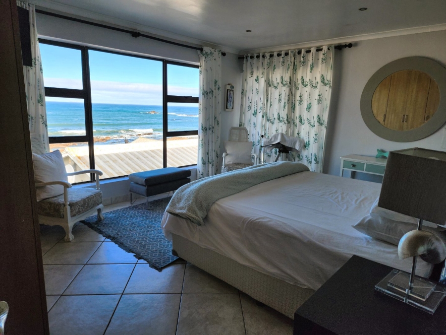 6 Bedroom Property for Sale in Kleinbaai Western Cape